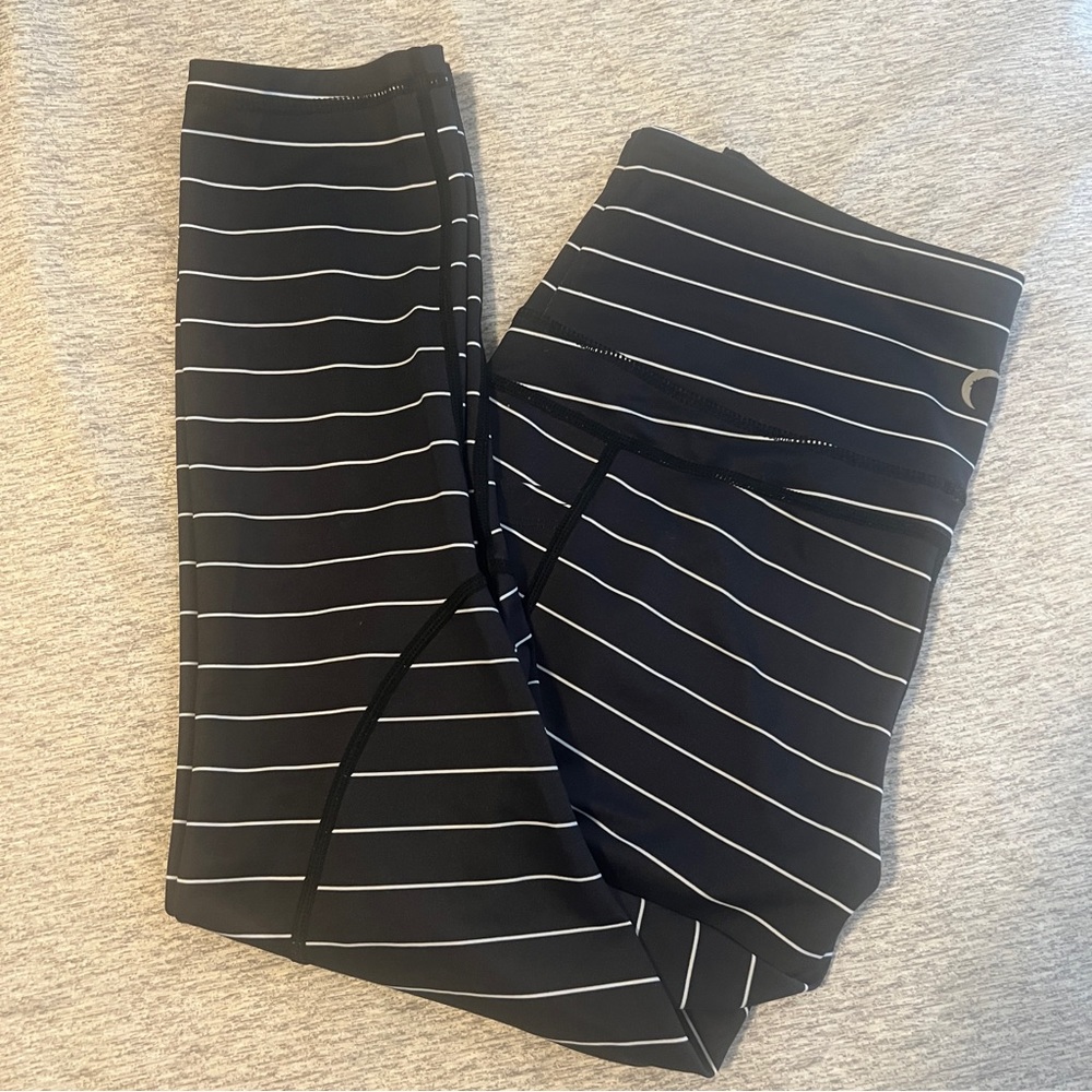 Zyia Cropped Striped Light N Tights